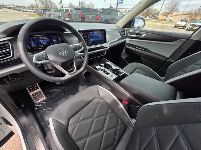 Used 2025 Volkswagen Atlas Peak Edition SE AWD/4WD image 20
