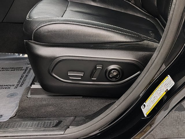 Used 2023 Jeep Grand Cherokee Limited AWD/4WD image 25