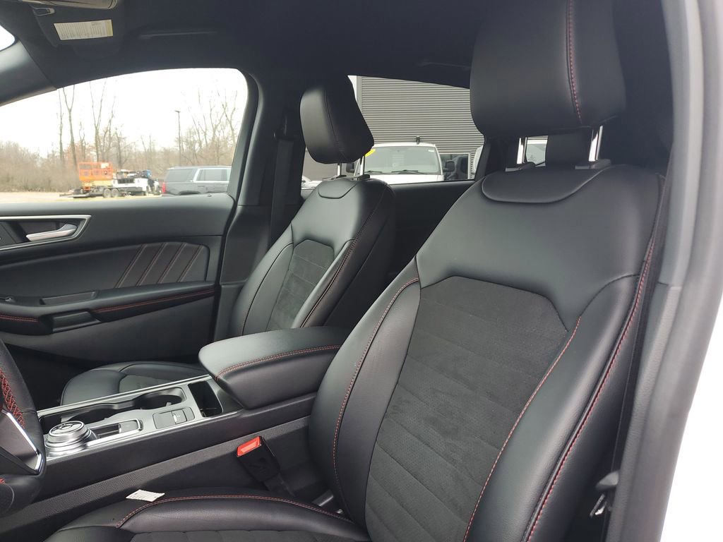 Certified 2024 Ford Edge ST-Line image 16