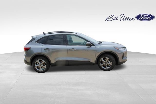 Certified 2025 Ford Escape ST-Line FWD image 4
