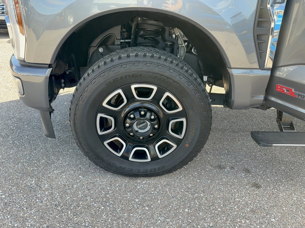 Certified 2024 Ford F350 Platinum image 41