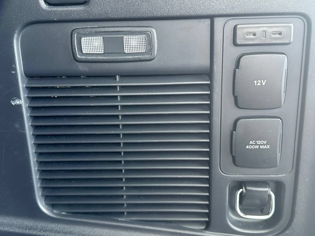 Certified 2025 Ford Expedition Active AWD/4WD image 19