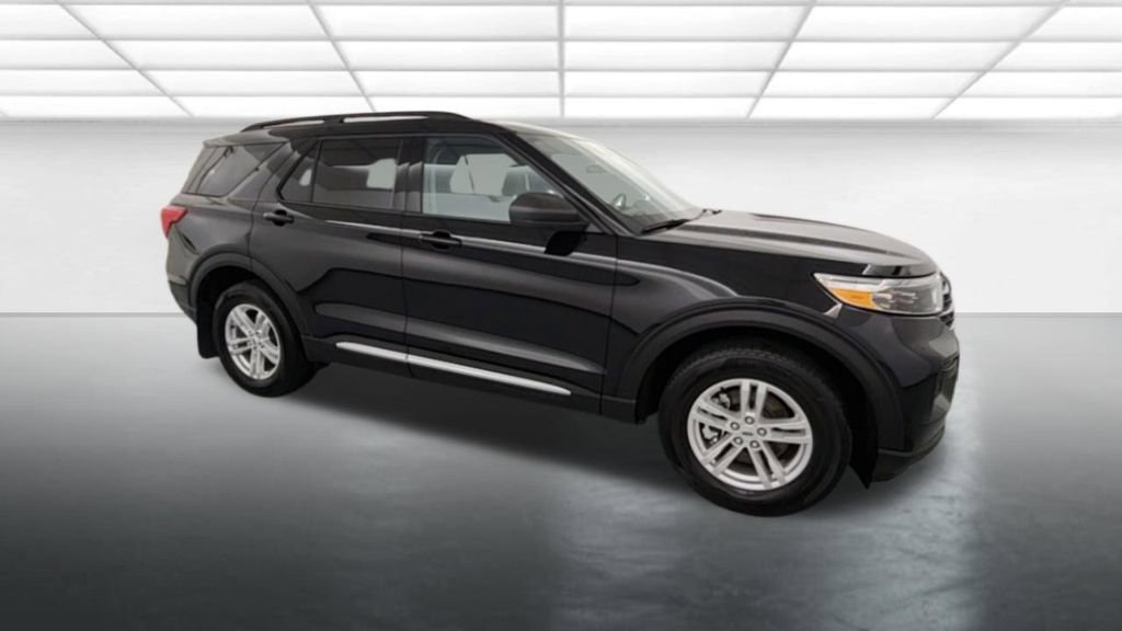Certified 2023 Ford Explorer XLT image 10