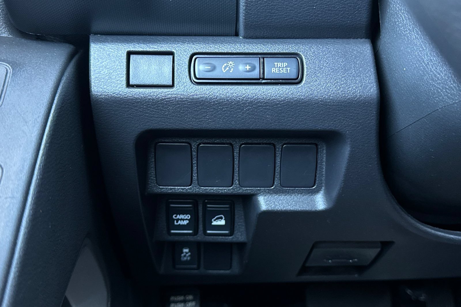Used 2023 Nissan Frontier SV AWD/4WD image 27
