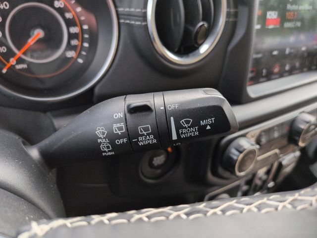 Used 2019 Jeep Wrangler Unlimited Sahara AWD/4WD image 38