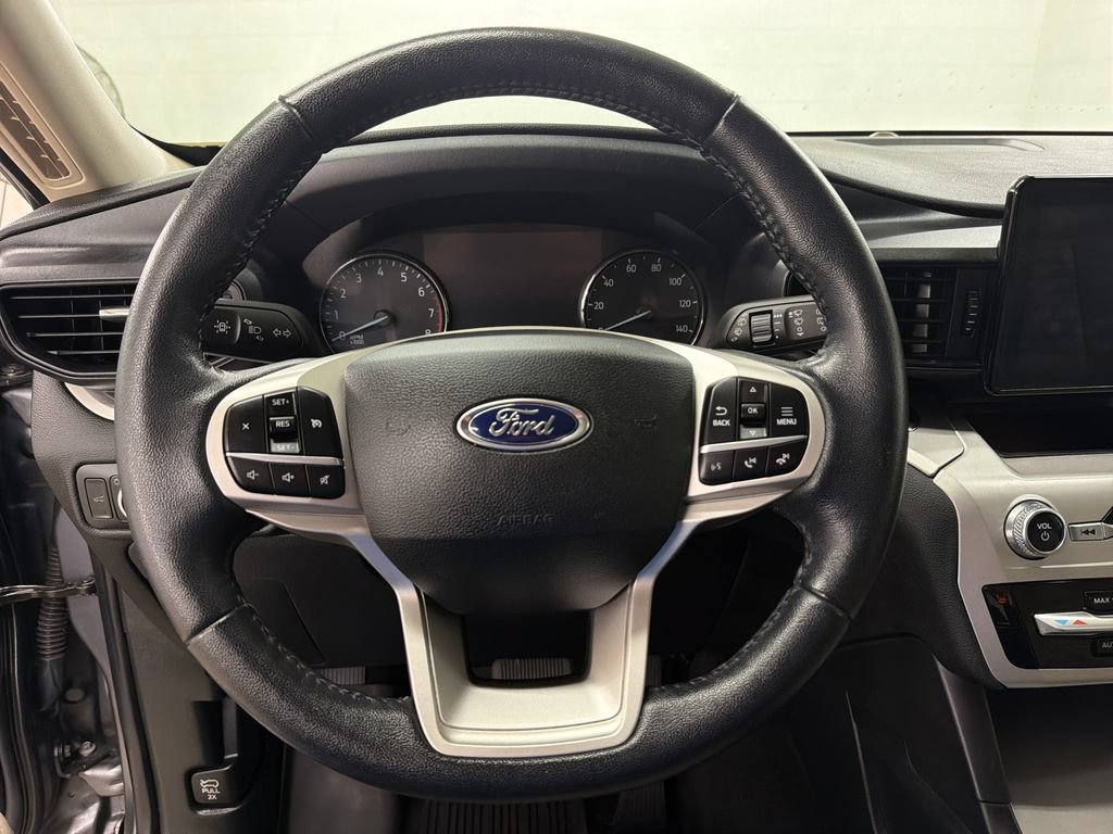 Certified 2021 Ford Explorer XLT RWD image 18
