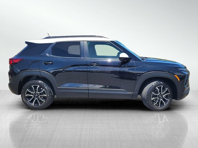 Used 2024 Chevrolet TrailBlazer ACTIV w/ Convenience Package FWD image 3