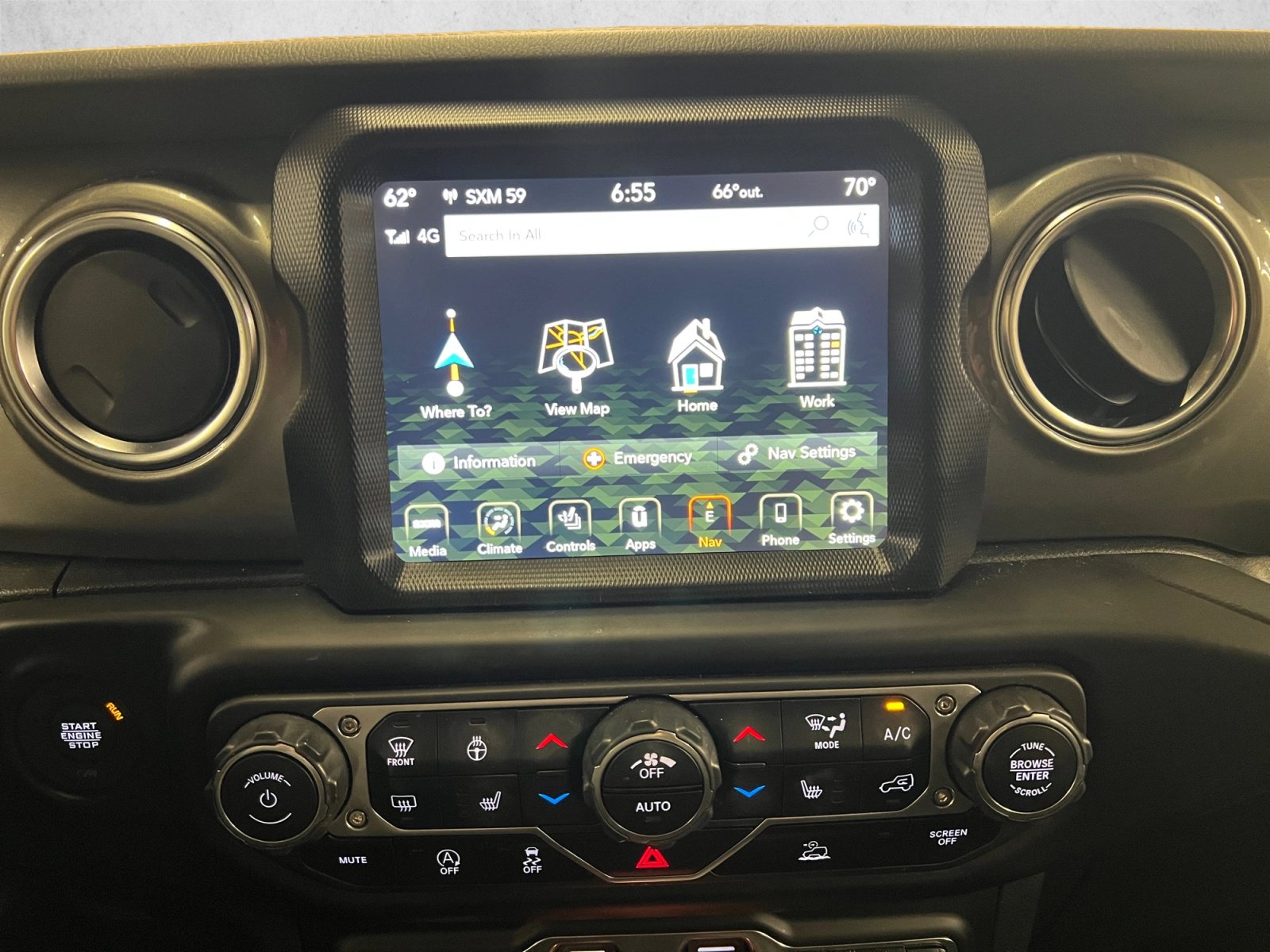 Used 2023 Jeep Wrangler Unlimited Sahara w/ Cold Weather Group AWD/4WD image 15