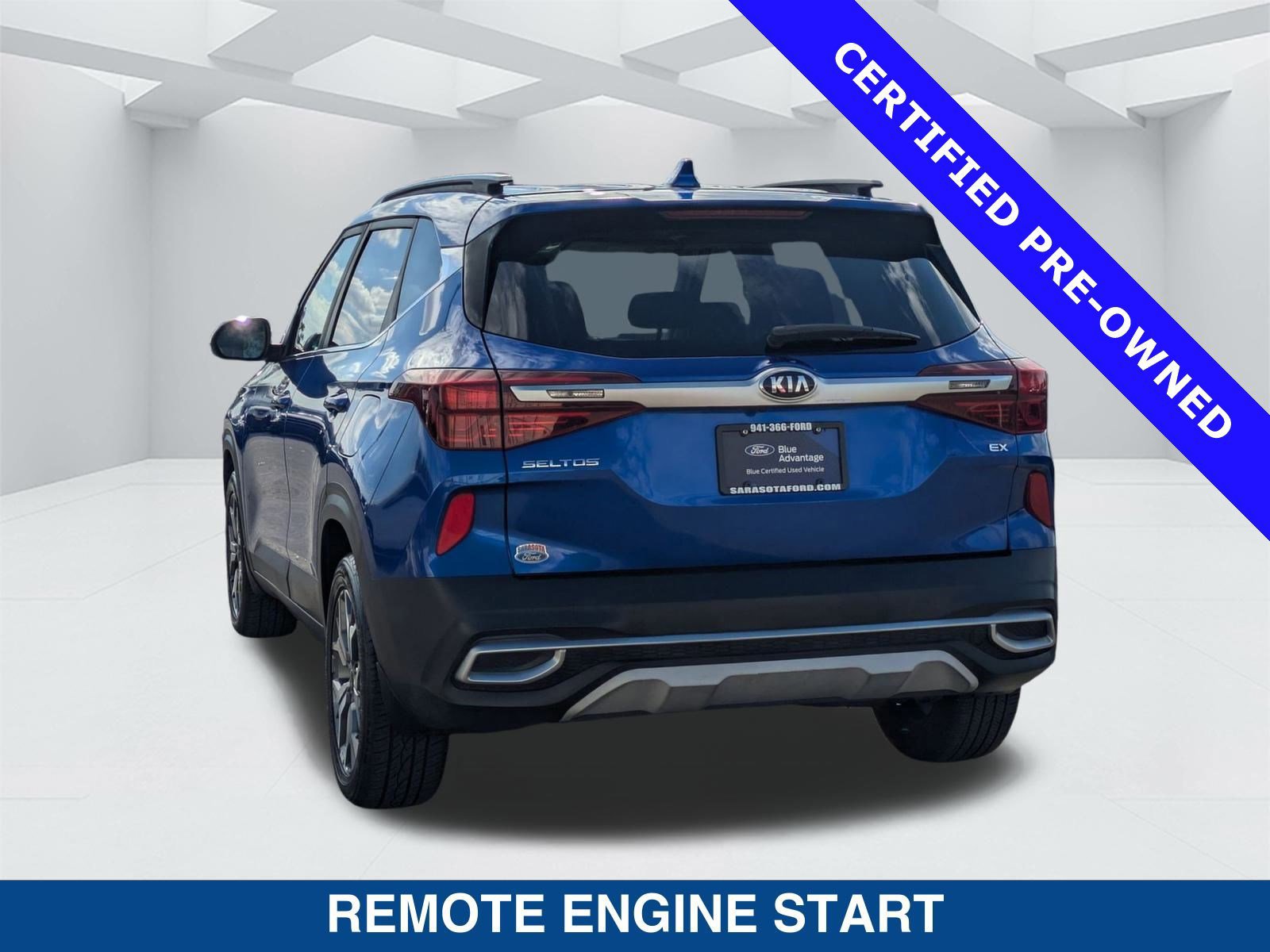 Used 2021 Kia Seltos EX image 2