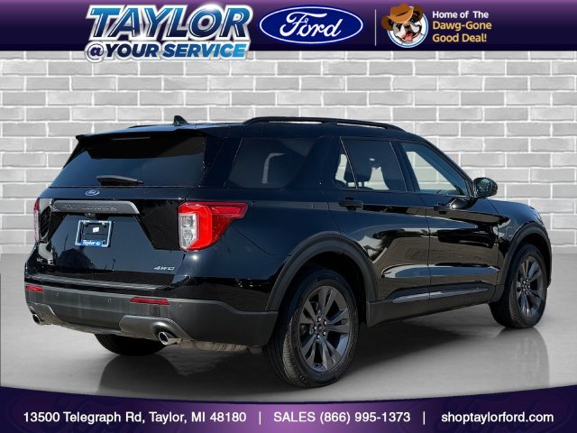 Certified 2023 Ford Explorer XLT w/ Equipment Group 202A AWD/4WD image 3