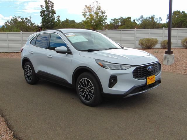 Certified 2026 Ford Escape SE FWD image 8
