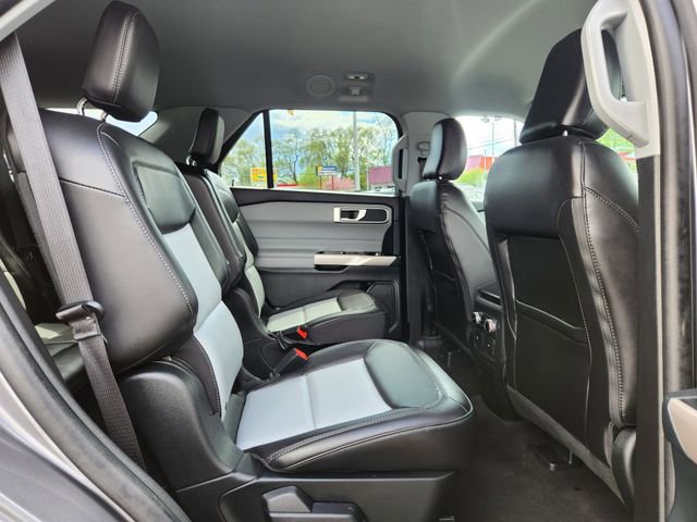 Certified 2023 Ford Explorer XLT w/ Equipment Group 202A AWD/4WD image 17