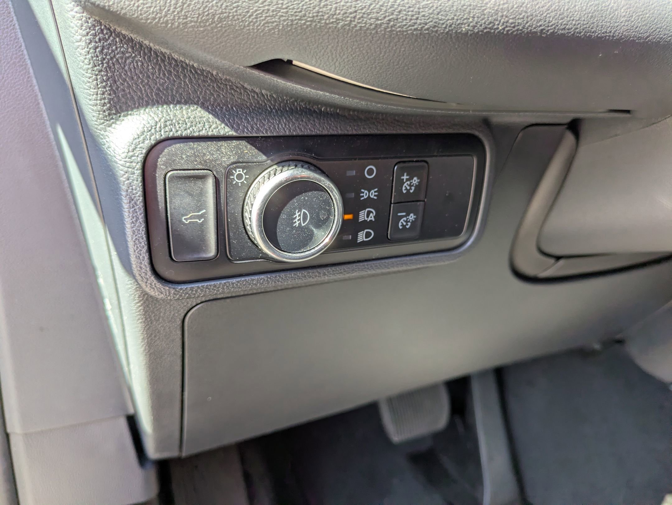 Certified 2025 Ford Explorer ST AWD/4WD image 17