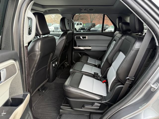 Certified 2022 Ford Explorer XLT w/ Equipment Group 202A image 14