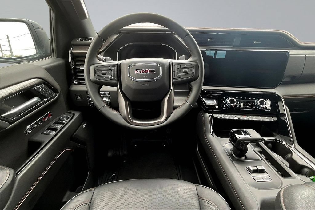 Used 2025 GMC Sierra 1500 AT4 w/ AT4 Premium Package AWD/4WD image 12