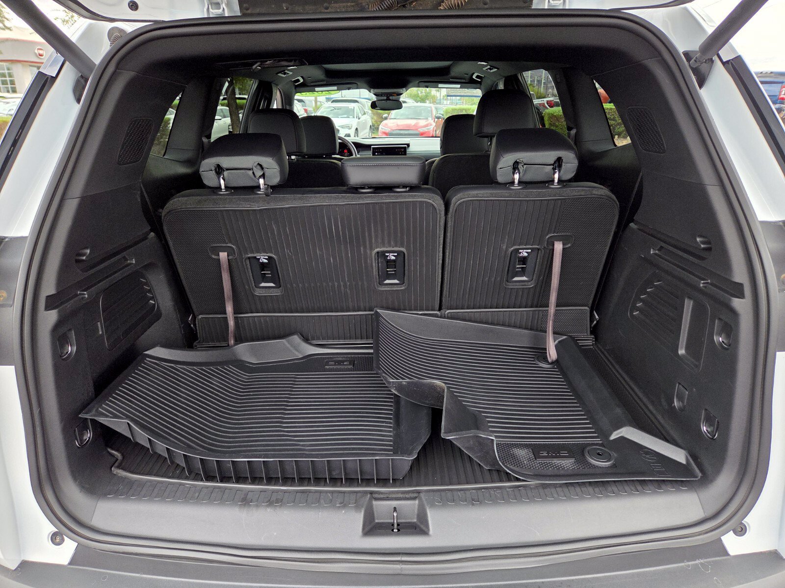 Used 2025 GMC Acadia AT4 w/ Luxury Package AWD/4WD image 14