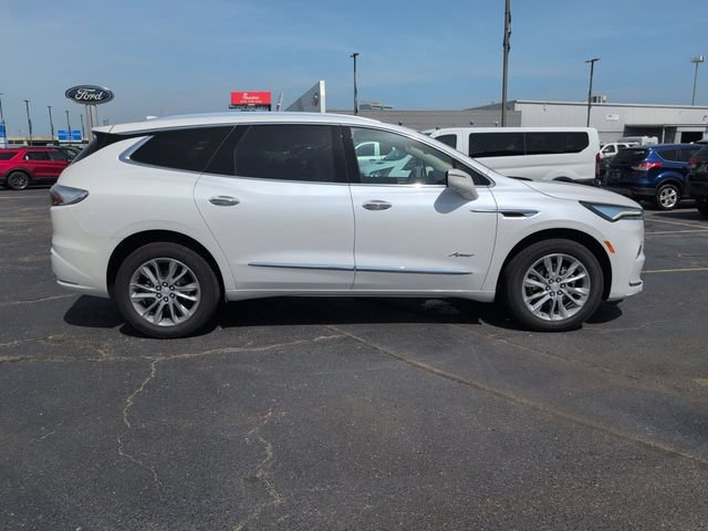 Used 2022 Buick Enclave Avenir w/ Avenir Technology Package FWD image 9