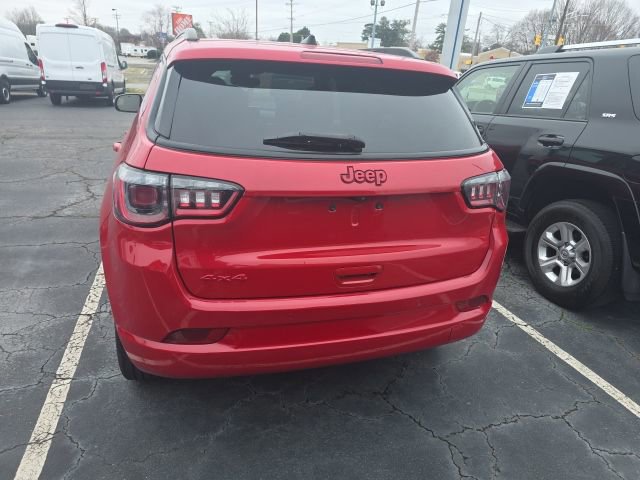 Used 2023 Jeep Compass Limited image 4