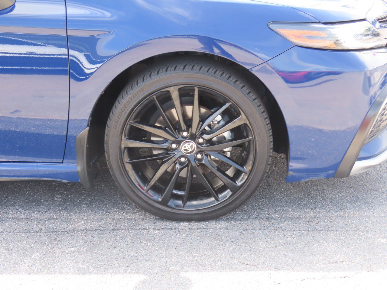 Used 2024 Toyota Camry XSE FWD image 7