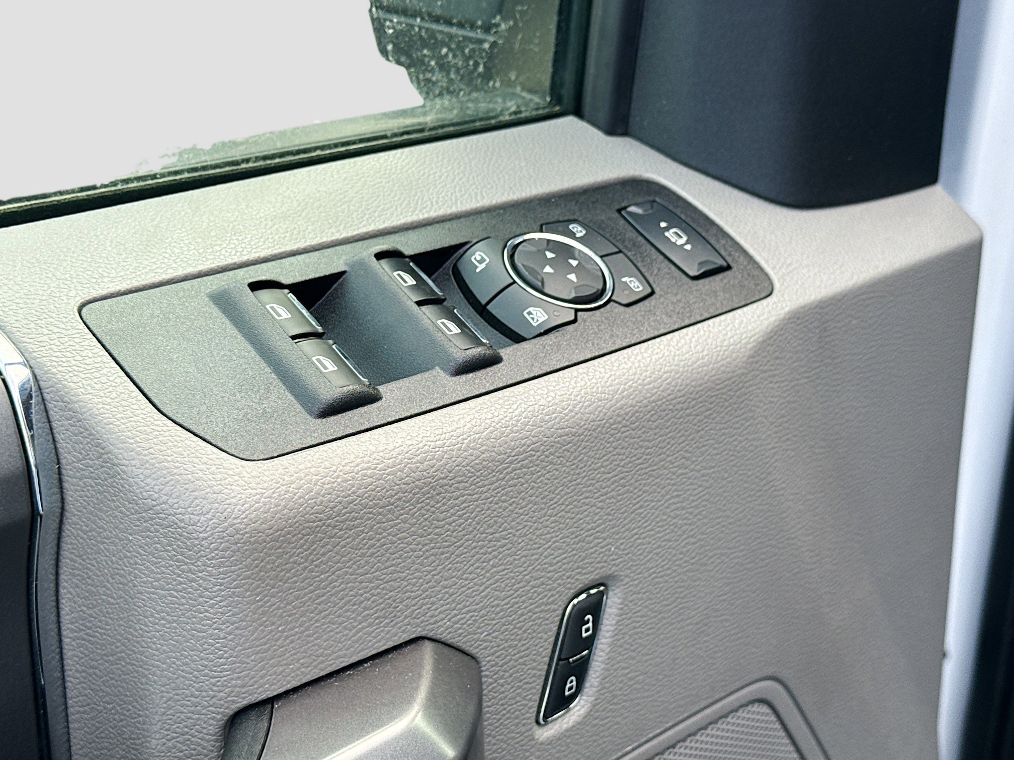 Certified 2021 Ford F350 XLT w/ XLT Premium Package image 10