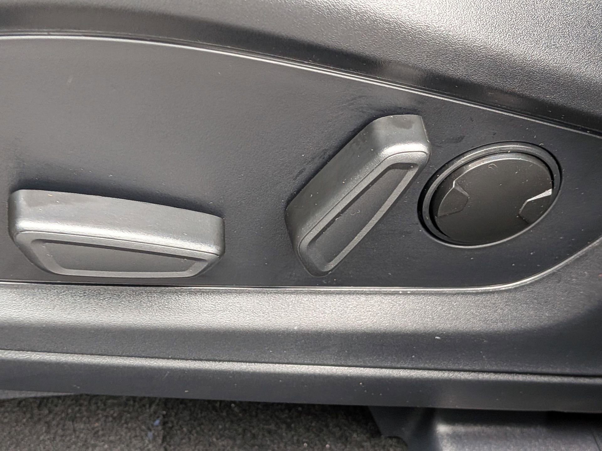 Certified 2025 Ford Explorer ST image 24