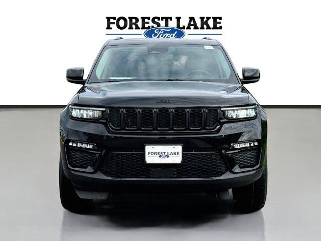 Used 2023 Jeep Grand Cherokee Limited w/ Black Appearance Package AWD/4WD image 2