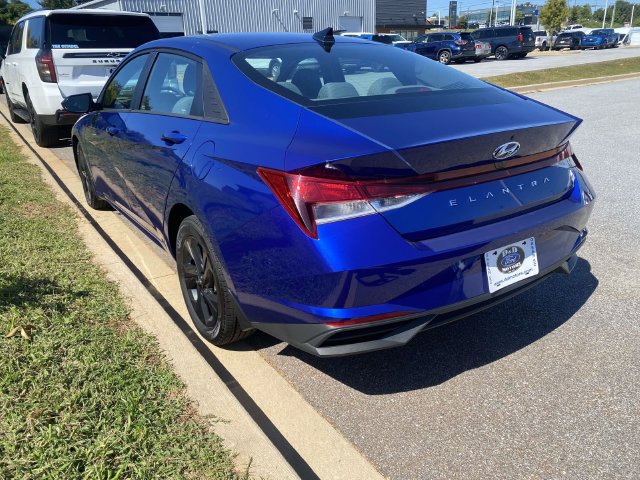 Used 2023 Hyundai Elantra SEL FWD image 5