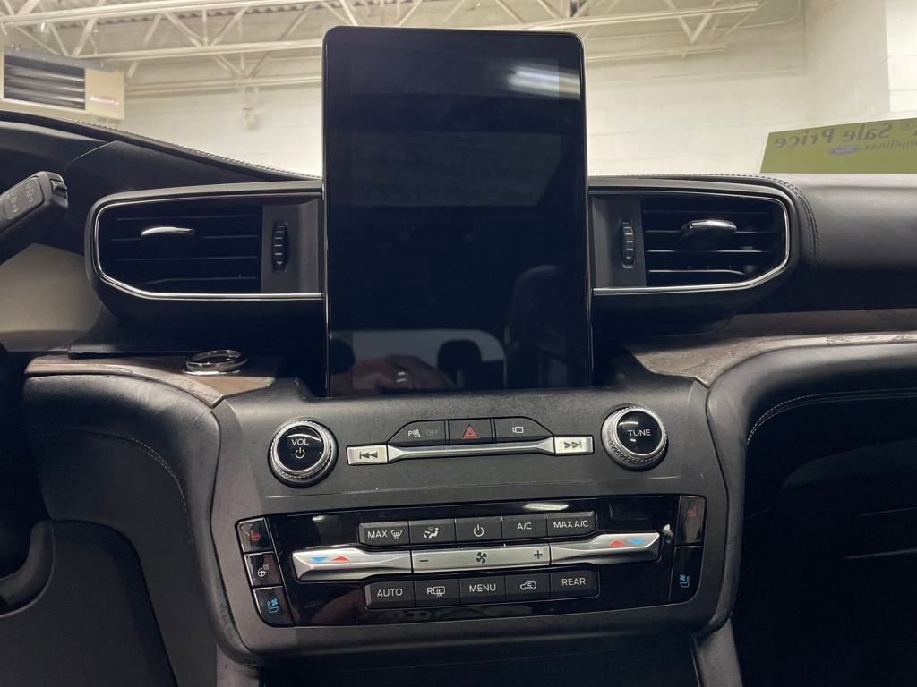 Certified 2020 Ford Explorer Platinum w/ Premium Technology Package AWD/4WD image 23