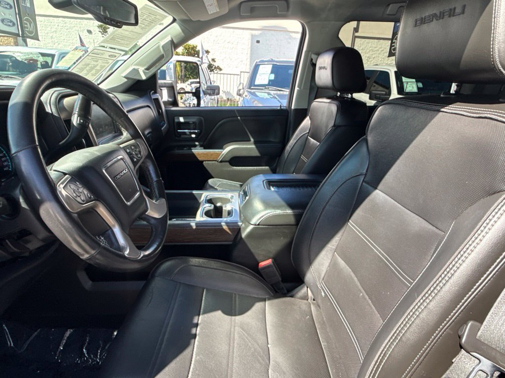 Used 2018 GMC Sierra 2500 Denali w/ Duramax Plus Package AWD/4WD image 21