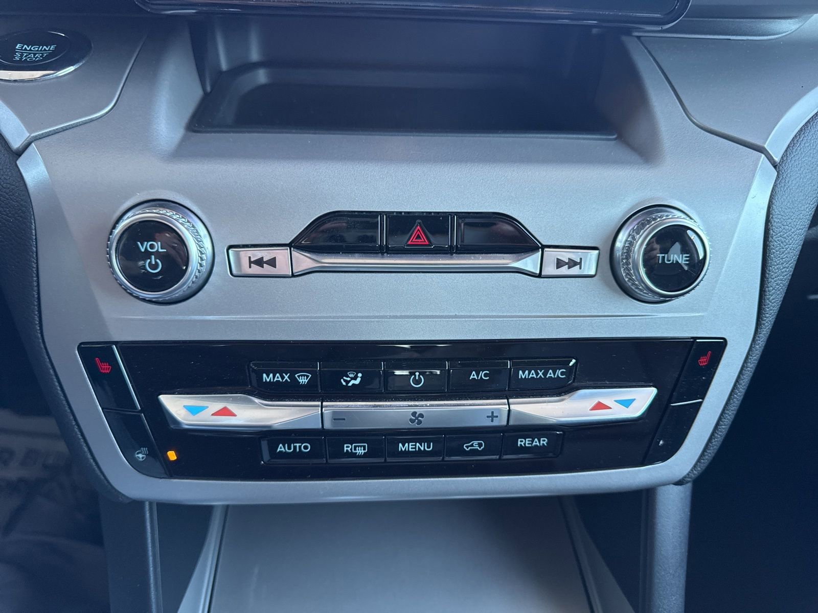 Certified 2023 Ford Explorer XLT w/ Equipment Group 202A image 33