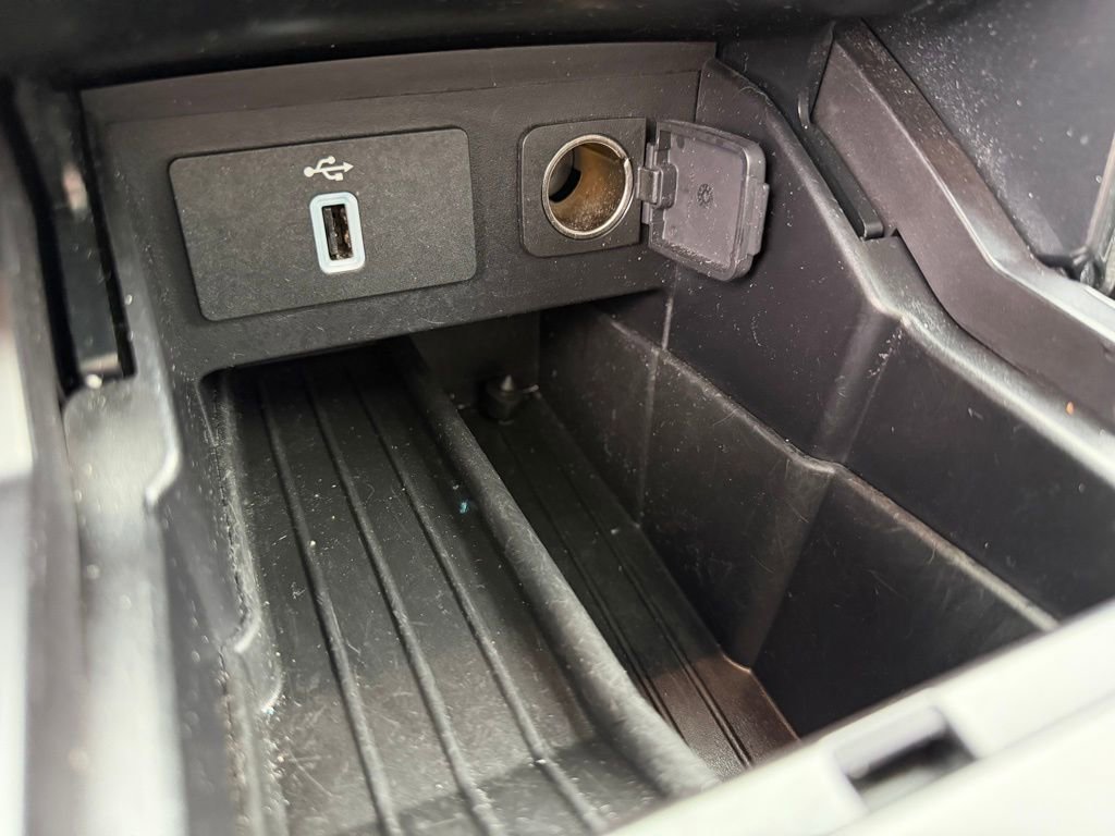 Certified 2019 Ford Explorer XLT w/ Equipment Group 201A image 17