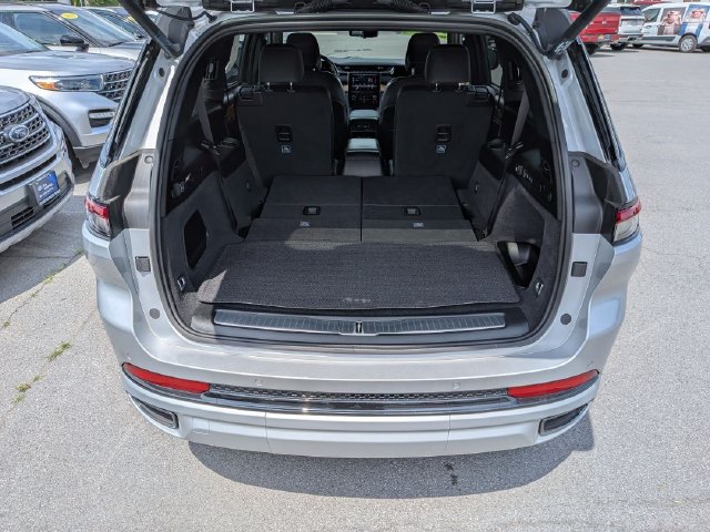 Used 2025 Jeep Grand Cherokee L Summit AWD/4WD image 20