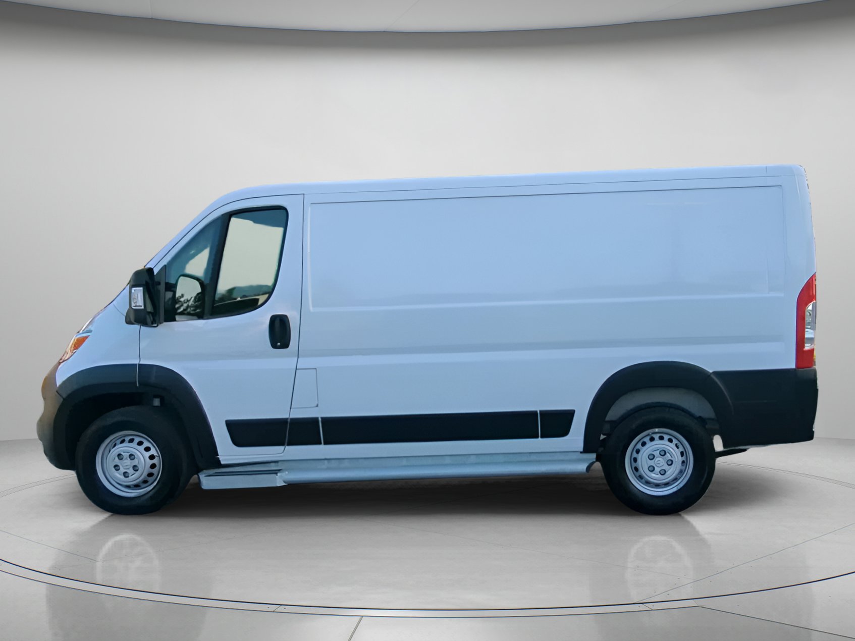 Used 2025 RAM ProMaster 2500 w/ U-Haul Equipment Group FWD image 17