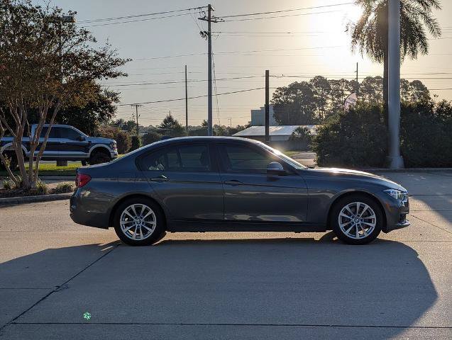 Used 2018 BMW 320i Sedan RWD image 8