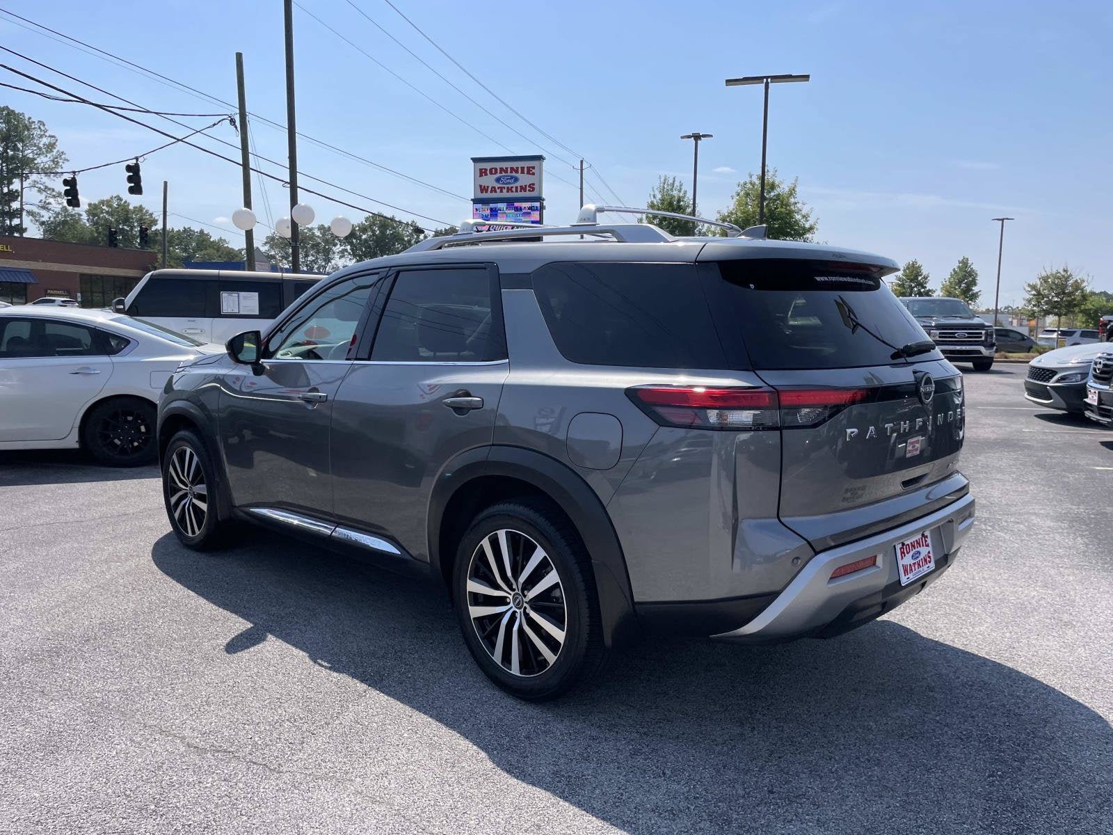 Used 2024 Nissan Pathfinder Platinum w/ Cargo Package FWD image 6