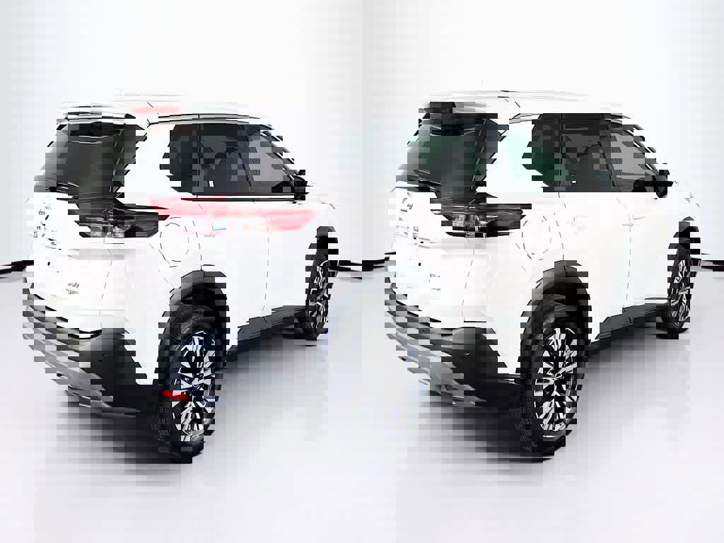 Used 2022 Nissan Rogue SV image 5