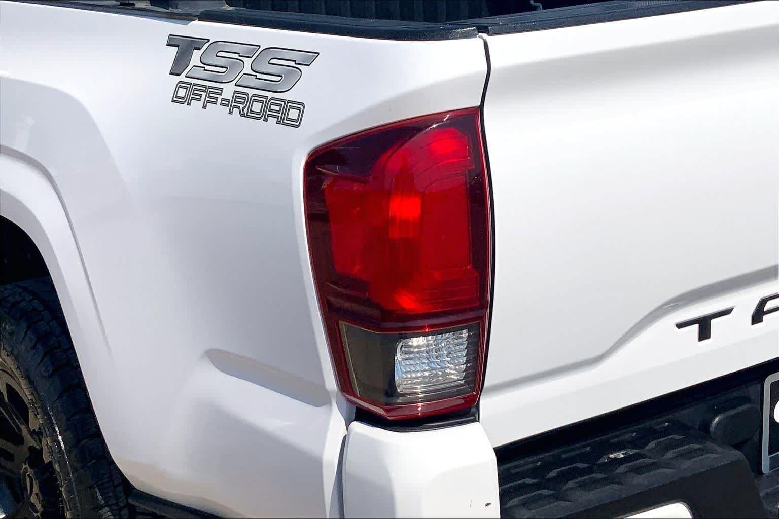 Used 2021 Toyota Tacoma SR w/ SR Convenience Package RWD image 29