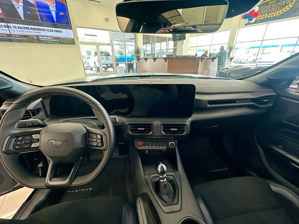 Certified 2025 Ford Mustang Dark Horse RWD image 3