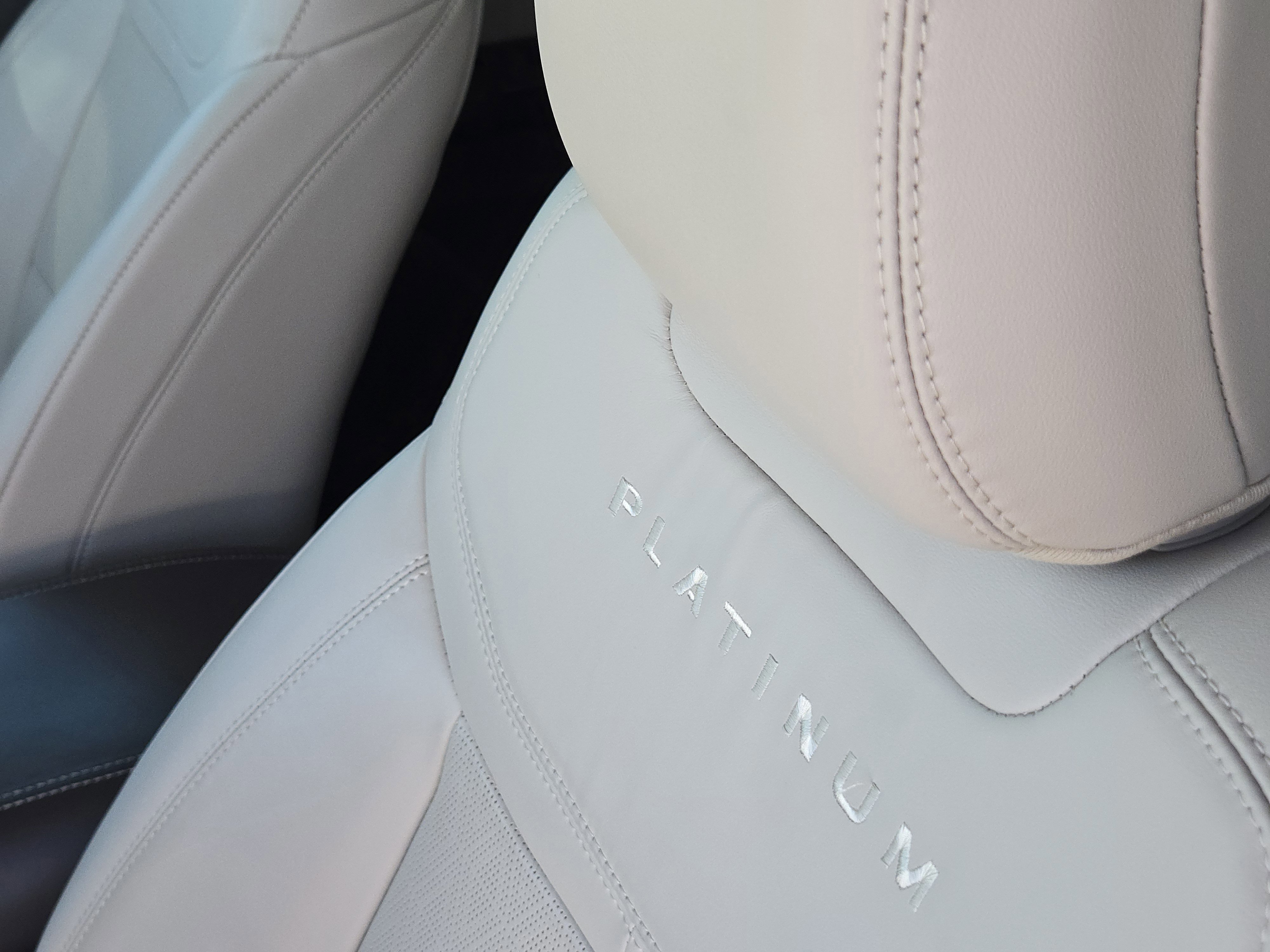 Certified 2023 Ford Explorer Platinum w/ Technology Package image 16