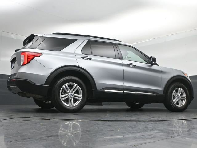 Certified 2022 Ford Explorer XLT w/ Equipment Group 202A image 14