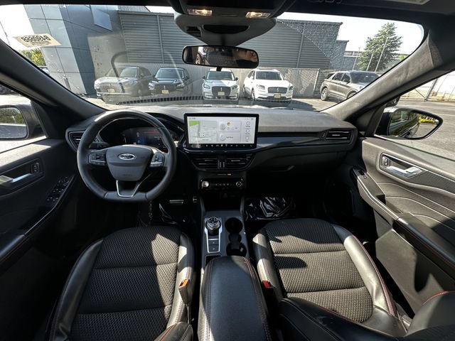 Certified 2024 Ford Escape ST-Line w/ Tech Pack #1 AWD/4WD image 3