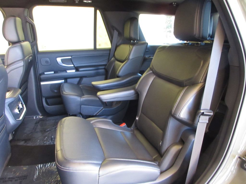 Certified 2025 Ford Expedition Platinum w/ Stealth Performance Package AWD/4WD image 23
