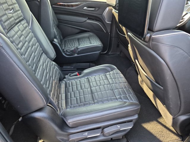 Used 2024 Cadillac Escalade ESV Sport Platinum w/ LPO, ONYX Package AWD/4WD image 36