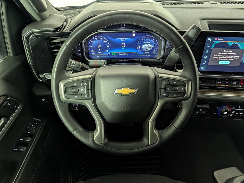 Used 2022 Chevrolet Silverado 1500 LT w/ Z71 Off-Road Package AWD/4WD image 16