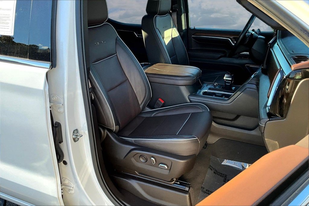 Used 2023 GMC Sierra 1500 Denali w/ Technology Package AWD/4WD image 32
