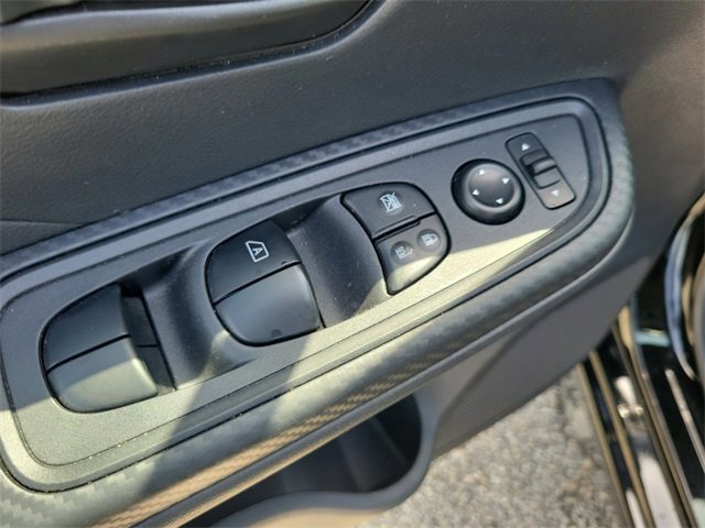 Used 2025 Nissan Versa S image 14