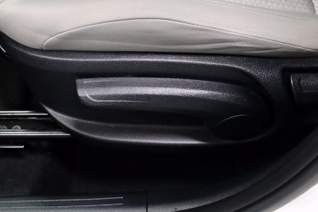 Used 2023 Kia Soul LX w/ LX Technology Package FWD image 24