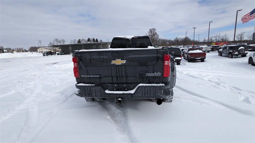 Used 2022 Chevrolet Silverado 3500 High Country image 4