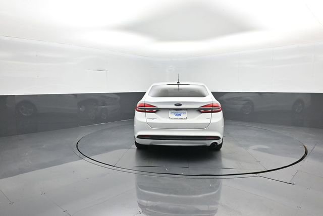 Certified 2018 Ford Fusion SE FWD image 6