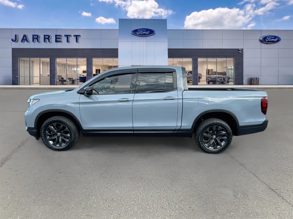 Used 2025 Honda Ridgeline Sport image 4